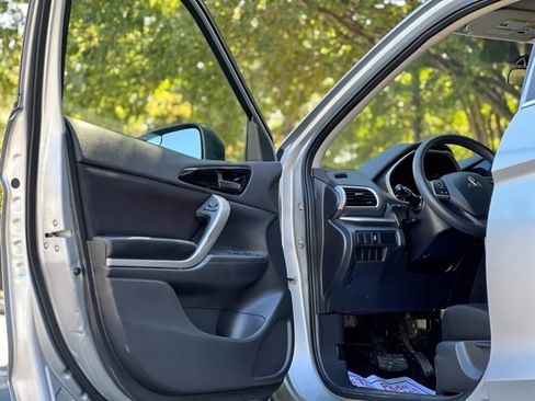 Used 2020 Mitsubishi Eclipse Cross ES image 14