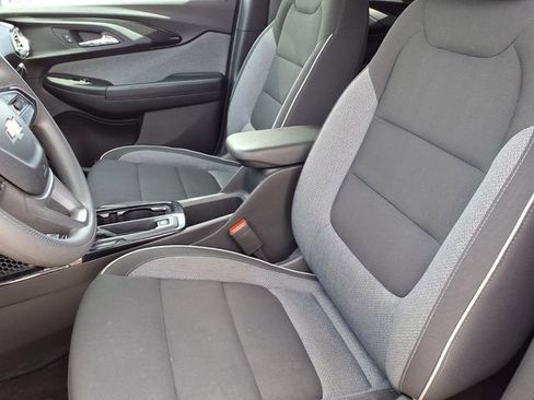 Used 2023 Chevrolet TrailBlazer LT w/ Convenience Package image 3