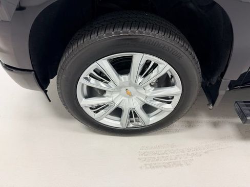 Certified 2025 Chevrolet Silverado 1500 High Country AWD/4WD image 19