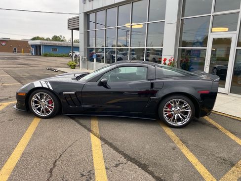 Used 2011 Chevrolet Corvette Grand Sport w/ Preferred Equipment Group RWD image 3