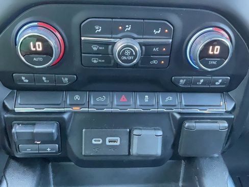 Used 2019 Chevrolet Silverado 1500 LTZ image 22