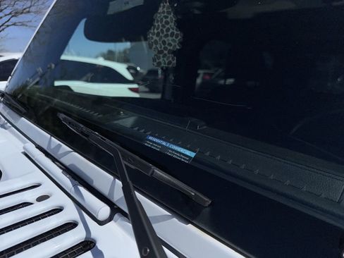 Used 2017 Jeep Wrangler Unlimited Sahara image 13