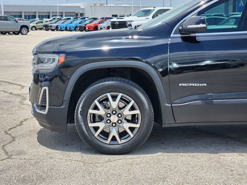 Used 2023 GMC Acadia SLE FWD image 9