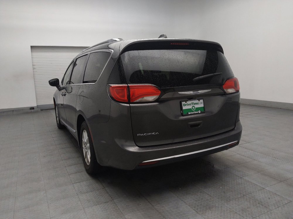 Used 2020 Chrysler Pacifica Touring-L FWD image 5