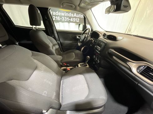 Used 2017 Jeep Renegade Latitude w/ Cold Weather Group AWD/4WD image 30