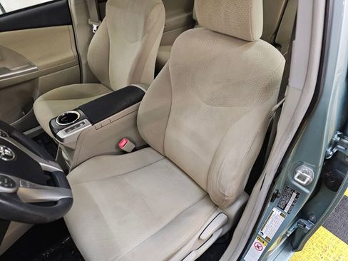 Used 2014 Toyota Prius V Three image 22