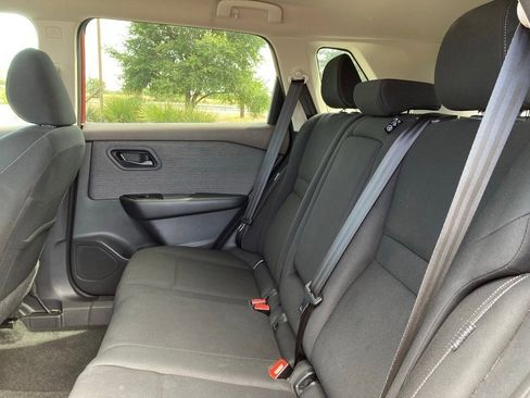 Used 2023 Nissan Rogue S image 10