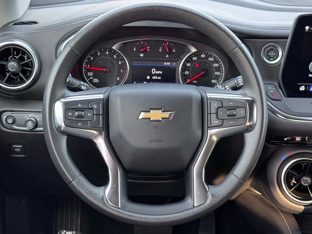 Used 2025 Chevrolet Blazer LT AWD/4WD image 7
