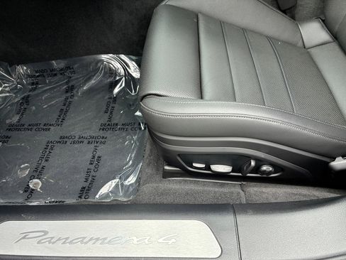 Certified 2025 Porsche Panamera image 26