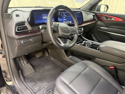 Certified 2024 Chevrolet Traverse Z71 w/ Enhanced Driving Package image 30