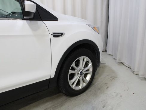Used 2018 Ford Escape SE FWD image 27