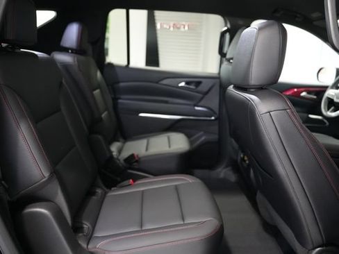 Used 2025 Chevrolet Traverse Z71 AWD/4WD image 19