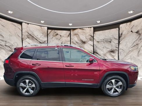 Used 2020 Jeep Cherokee Limited w/ Mopar Interior Package image 5