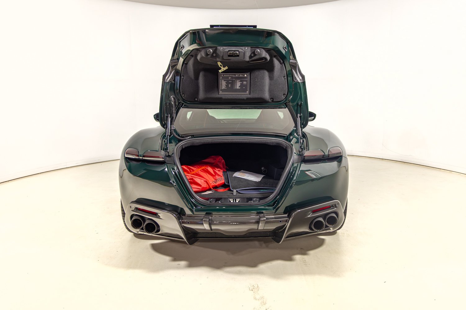 Used 2021 Ferrari Roma RWD image 34