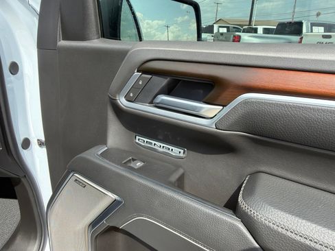 Used 2026 GMC Sierra 1500 Denali AWD/4WD image 12