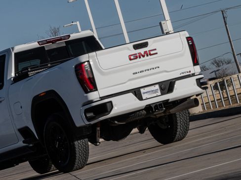 Used 2025 GMC Sierra 2500 AT4 w/ AT4 Premium Plus Package image 6