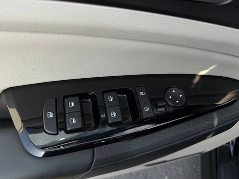 Certified 2025 Kia Sportage EX FWD image 16