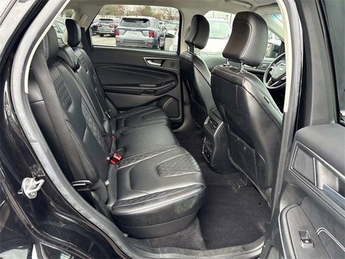 Used 2023 Ford Edge Titanium image 11