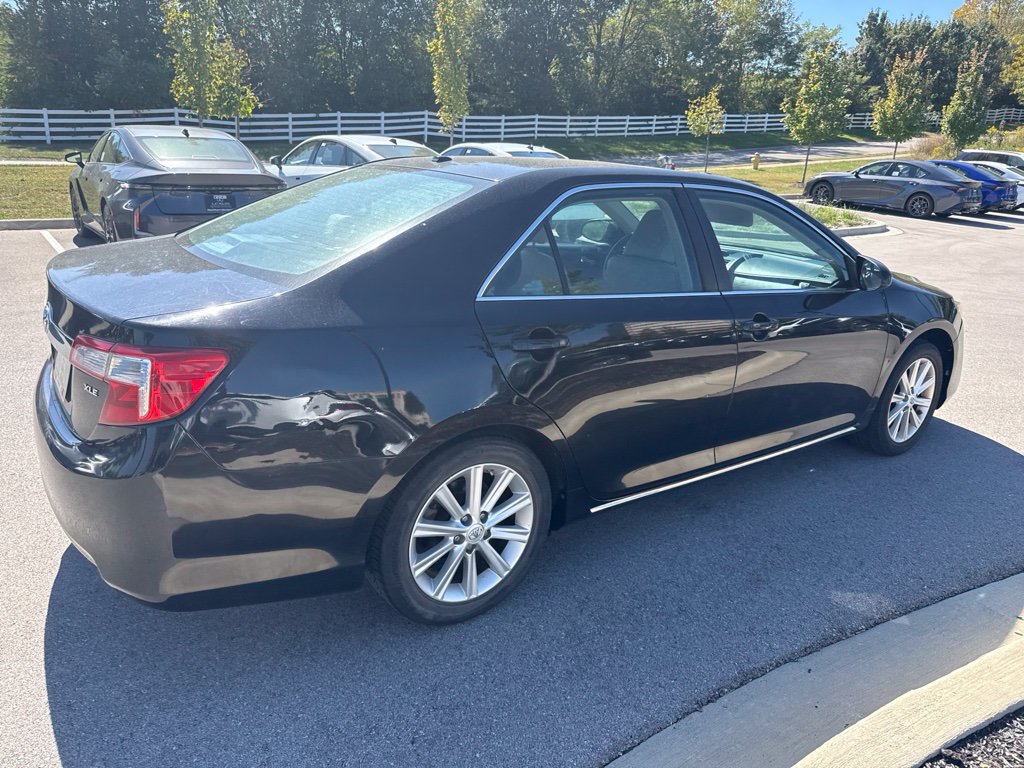 Used 2014 Toyota Camry XLE w/ Leather Package FWD image 4