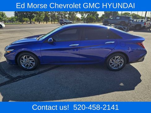 Used 2024 Hyundai Elantra SEL FWD image 2