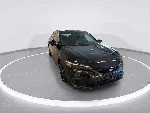 Used 2024 Honda Civic Sport Touring image 2