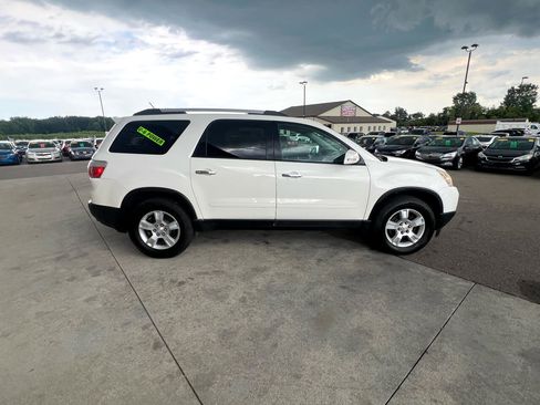 Used 2011 GMC Acadia SLE image 4