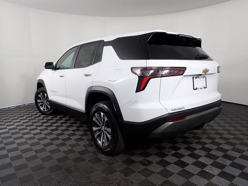 New 2025 Chevrolet Equinox LT w/ Safety and Technology Package image 10