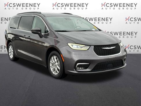 Used 2022 Chrysler Pacifica Touring-L image 7