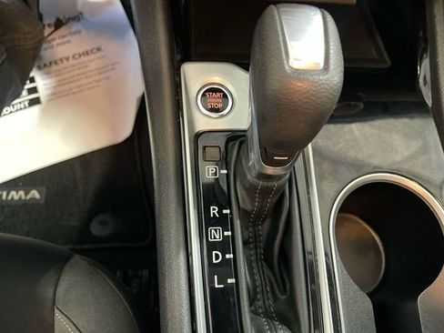 Used 2024 Nissan Altima 2.5 SV FWD image 19