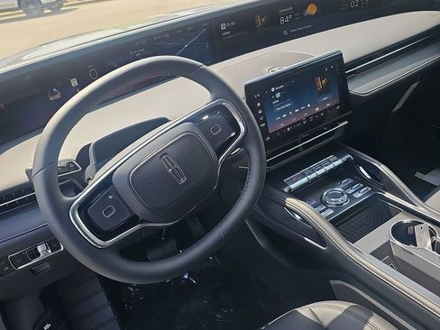 New 2026 Lincoln Nautilus Premier AWD/4WD image 6