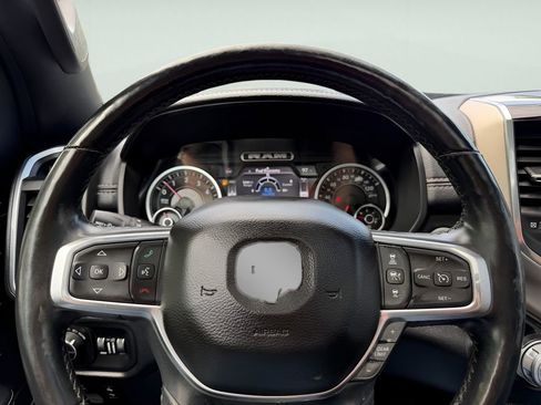 Used 2019 RAM 1500 Laramie AWD/4WD image 25