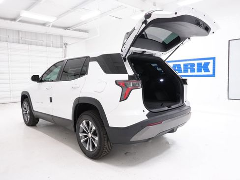 New 2026 Chevrolet Equinox LT image 8