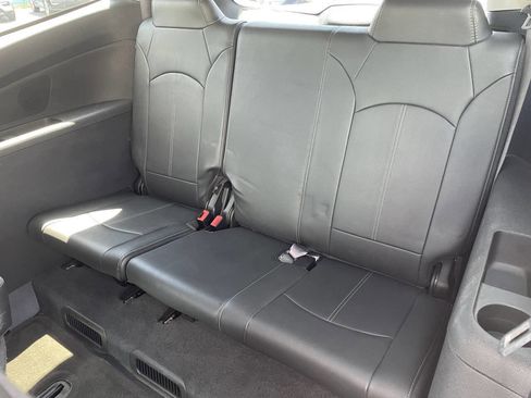 Used 2017 Chevrolet Traverse LT AWD/4WD image 6