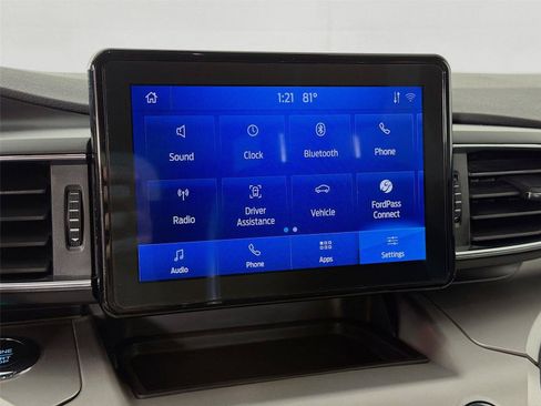 Used 2021 Ford Explorer XLT w/ Equipment Group 202A AWD/4WD image 19