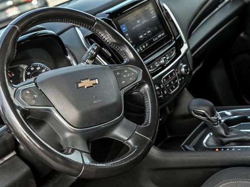 Used 2021 Chevrolet Traverse LT AWD/4WD image 18