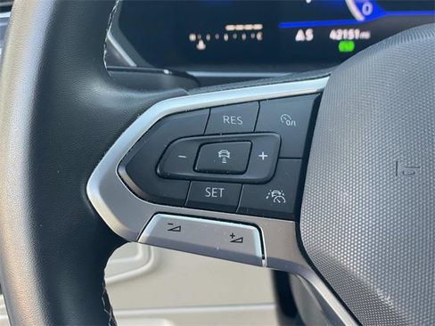 Used 2022 Volkswagen Tiguan SE image 8