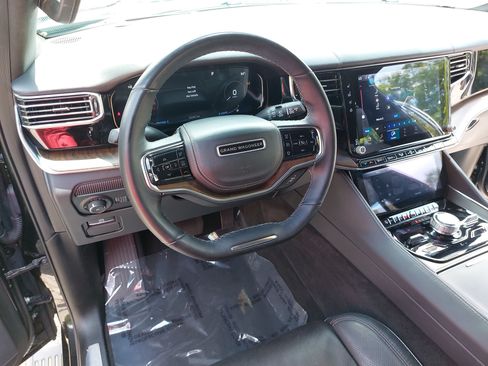 Used 2023 Jeep Grand Wagoneer Series II w/ Flexible Seating Group AWD/4WD image 17