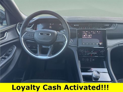 New 2025 Jeep Grand Cherokee Altitude image 31