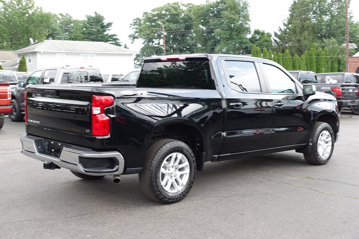 Used 2024 Chevrolet Silverado 1500 LT AWD/4WD image 3