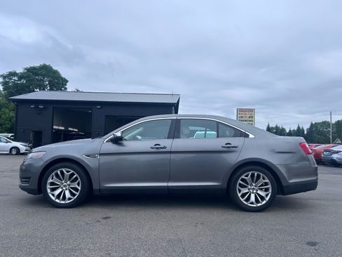 Used 2013 Ford Taurus Limited FWD image 5