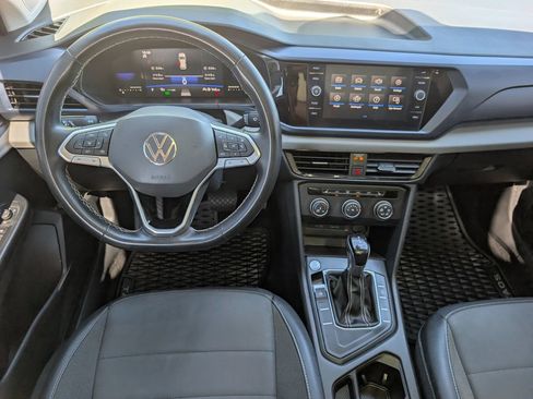 Used 2022 Volkswagen Taos SE w/ Panoramic Sunroof Package FWD image 20