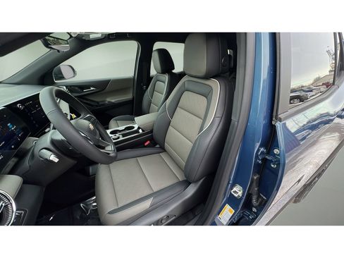 New 2026 Chevrolet Equinox LT w/ Convenience Package II AWD/4WD image 24