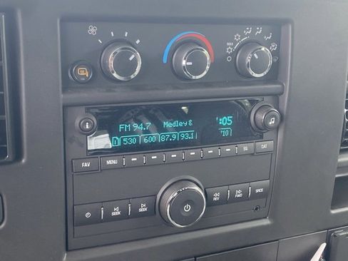 New 2025 GMC Savana 3500 Extended w/ Driver Convenience Package image 21