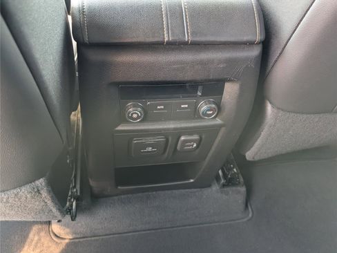 Used 2023 Chevrolet Traverse LT w/ LT Premium Package image 20