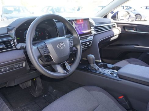 Used 2025 Toyota Camry LE image 11