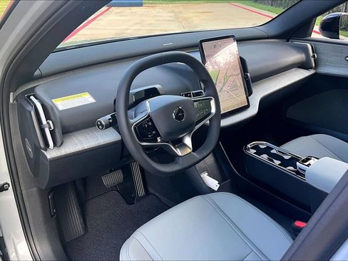 New 2026 Volvo EX30 Plus w/ Protection Package Premier AWD/4WD image 18