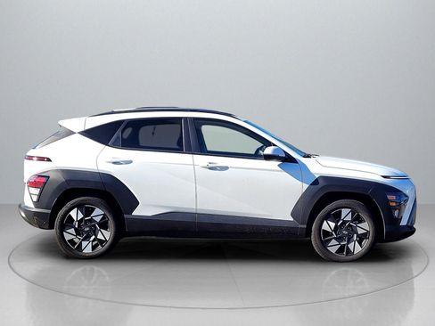 Certified 2025 Hyundai Kona SEL image 9