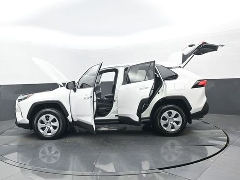 Used 2025 Toyota RAV4 LE image 31