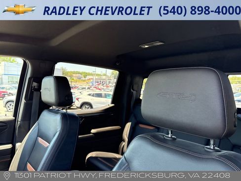 Used 2022 GMC Sierra 1500 AT4 w/ AT4 Premium Package AWD/4WD image 2