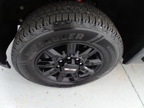 Certified 2024 GMC Sierra 2500 AT4 w/ AT4 Premium Plus Package AWD/4WD image 28